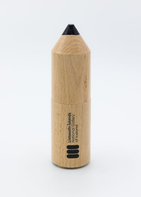 Colored pencils in box - Listasafn Íslands